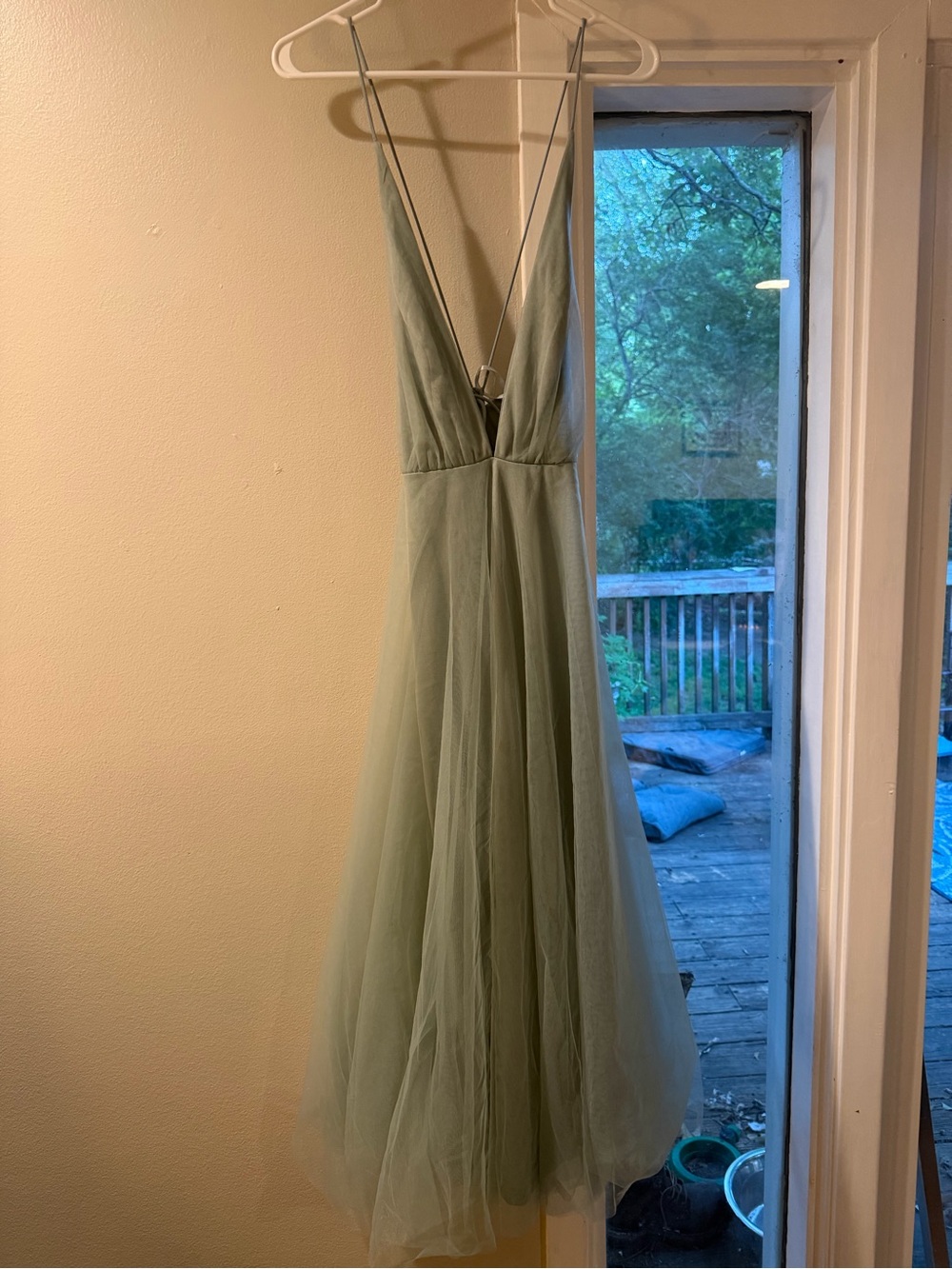 Elegant Sage Green Tulle V-Neck Women’s Dress